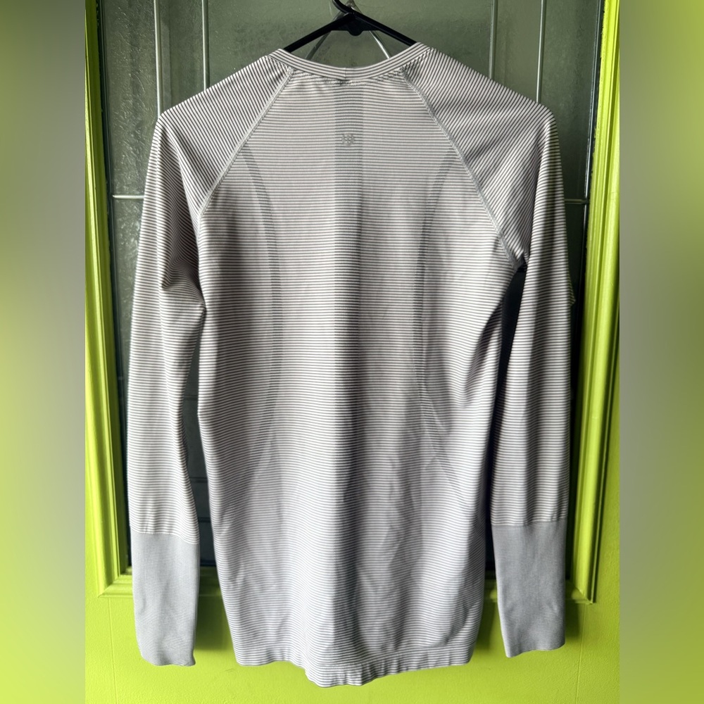 Lululemon Swiftly Tech Long Sleeve size 8 Tempo Stripe White/Black - Picture 5 of 6